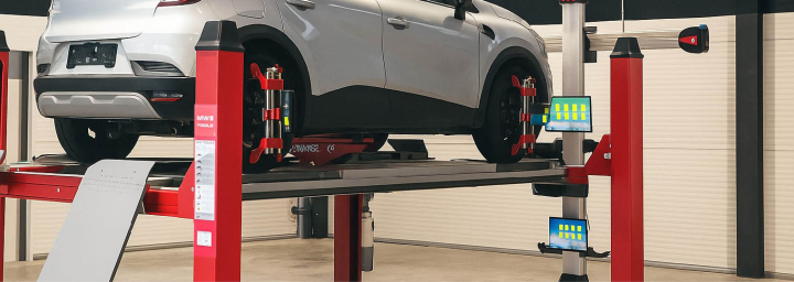 Vehicle lift workshop