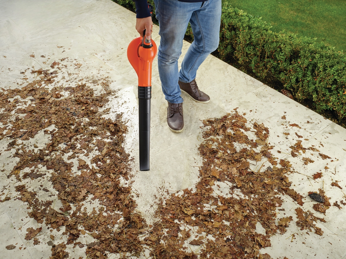 Black & Decker GWC1820PC-QW Battery Leaf Blower 18 volt 2.0 Ah Li-ion