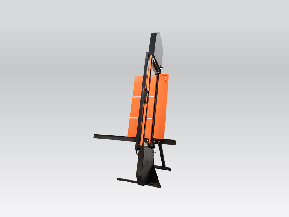 Rokamat 53000-a Tigris Battery Insulation Saw 18V 2x 5.2 Ah and charger