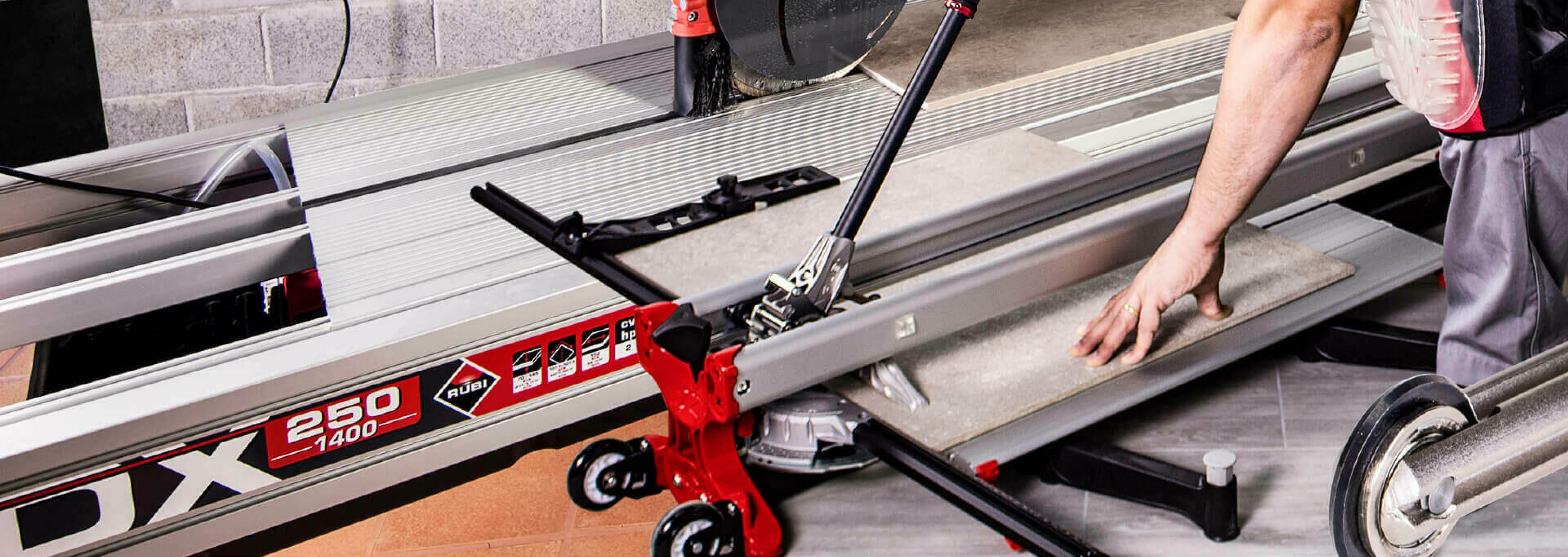 Professional tile cutter